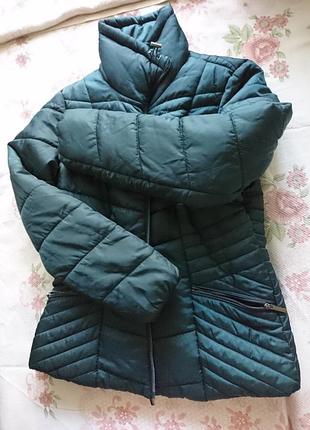 Куртка стеганая демисезон ворот стойка цвета бутилки потфигуri orsay