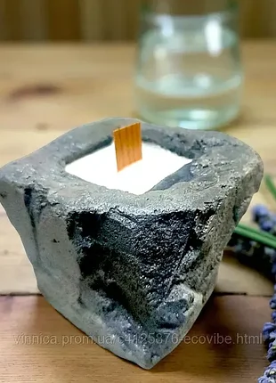 Аромасвічка з бетону з дерев'яним фітилем у стилі лофт — декор і затишок для дому