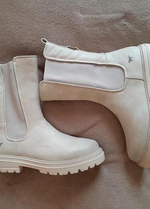 Ботинки 37р mustang