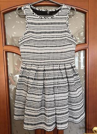 Платье женское твидовое бело-черное, р. 38 новое