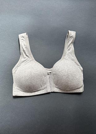 Бавовняний формований топ з застібками попереду