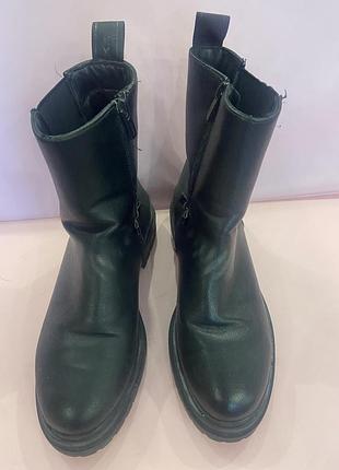 Чоботи жіночі