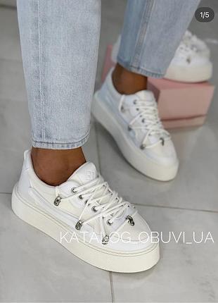 Кеди жіночі на шнурівці білі