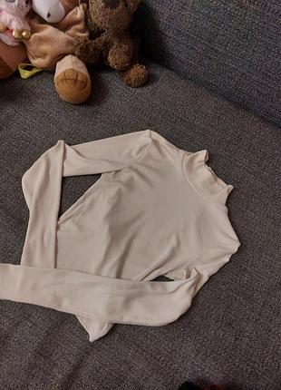 Кофточка с обнаженной спиной