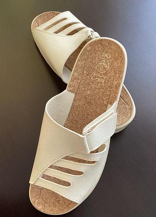 Шльопанці польської фірми adanex