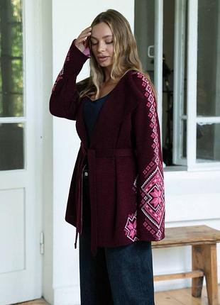 Вязаный кардиган в этно-стиле