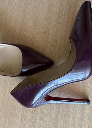 Туфлі louboutin