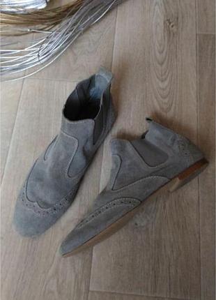 Замшеві м'якесенькі сірі жіночі черевики челсі, розмір 40