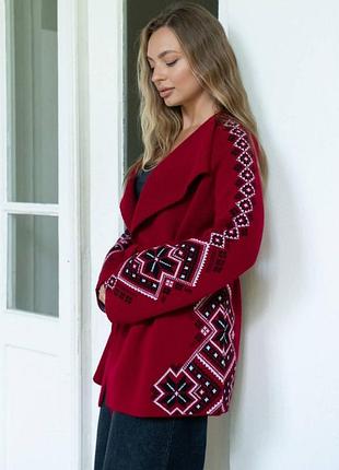 Вязаный женский кардиган в этно-стиле