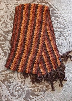 Шарф с кисточками