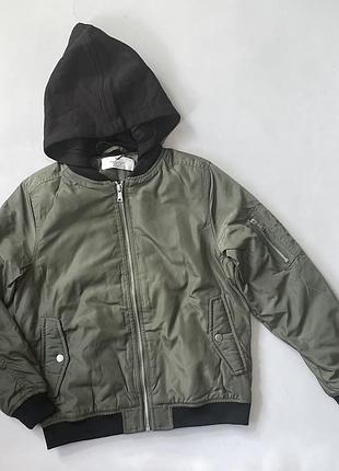 Куртка-бомбер фірми н&м