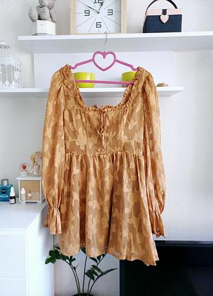 Классное стильное платье с длинными рукавами