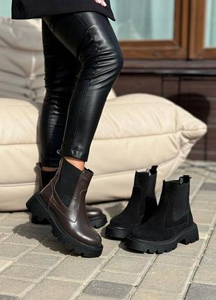 Жіночі шкіряні черевики челсі