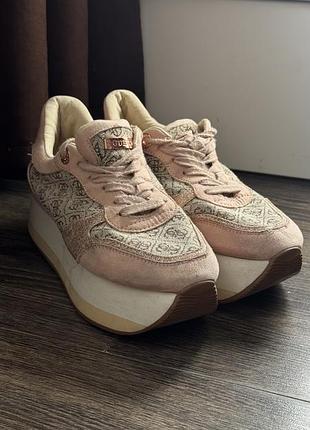 Кросівки жіночі guess на платформі 36 розмір