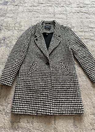 Стильне жіноче пальто