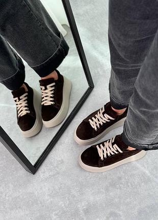 Жіночі замшеві кросівки шоколад