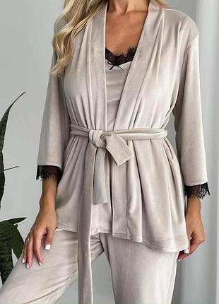 Жіноча велюрова домашня піжама піжамний комплект трійка зі штанами і халатом бежевий