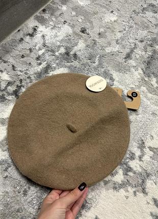 Жіночий берет на голову