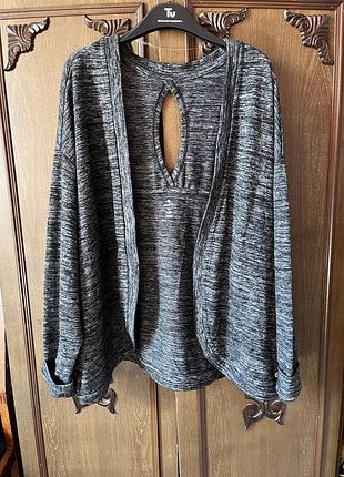 Тепла кофтинка великого розміру