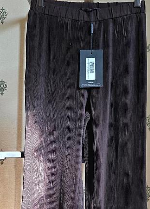 Шоколадные брюки плиссе