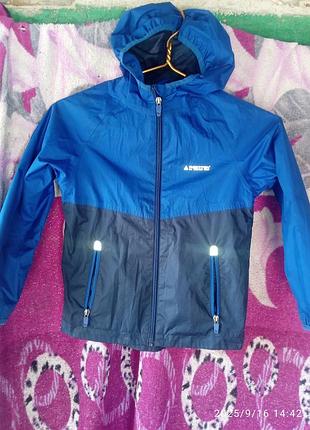 Куртка вітровка