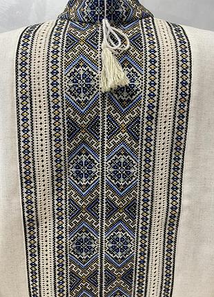 Стильна чоловіча вишиванка ручноі роботи на сірому льоні. ч-2134