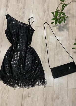 Шикарное вечернее платье с бахромой