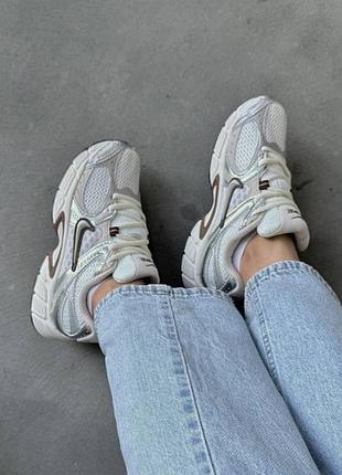 Кросівки nike vomero v5 rnr sail light orewood brown