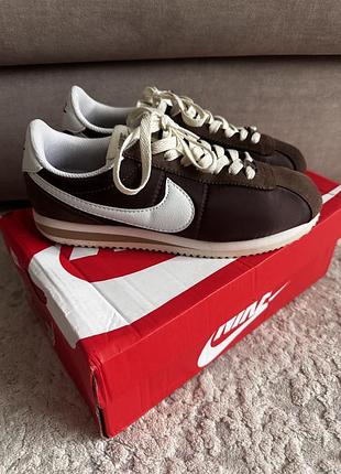 Nike corterz brown