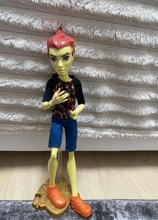 Monster high ghoul fair heath burns хіт бернс із серії шкільний ярмарок