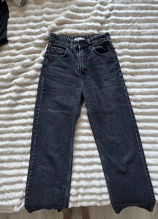 Жіночі чорні джинси вільного крою