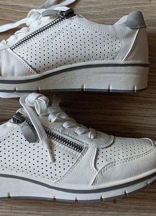 Кроссовки -сникерсы