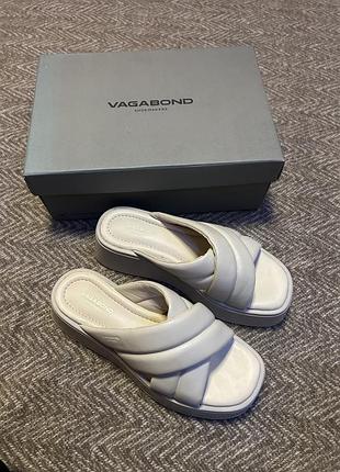 Шльопанці на платформі