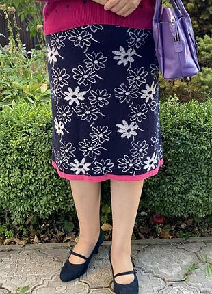 Тепла трикотажна спідниця із багатим складом