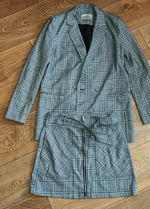 Костюм деловой женский с юбкой, серо-черный в клетку, размер м, бренд stradivarius