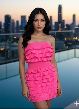 Класна рожева сукня