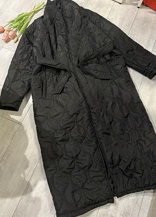Стегане пальто з поясом  maxi prettylittlething як у zara розмір м