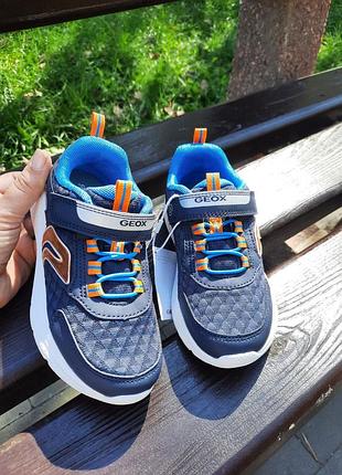 Кроссовки geox детские с огоньками