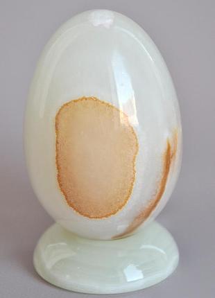 Статуэтка яйцо из натурального камня оникс с подставкой, 10 см (цвет, как на фото)