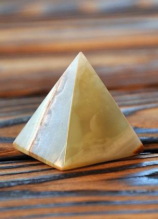 Статуэтка пирамида из натурального камня оникс, 4 х 3.5 см