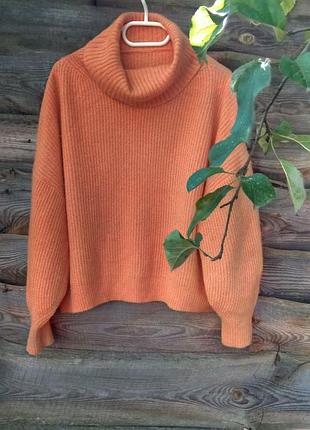 Свитер свободный нежного абрикосового цвета