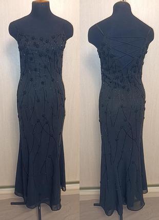 Вечірнє плаття з вишивкою й бімером