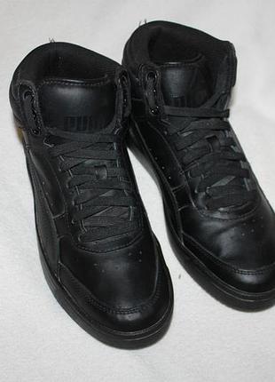 Кроссовки демисезонные фирмы Puma размера 42,5 по стельке 27 см. кожа