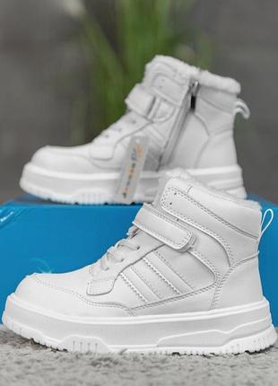 Дитячі зимові білі черевики на хутрі