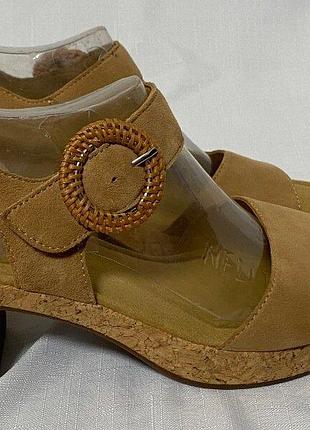 Босоножки gabor