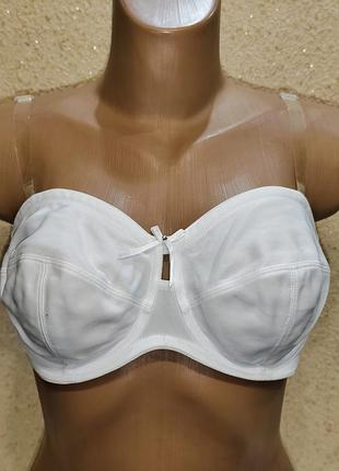 Гарний бюстгальтер м'який на кісточках uk36dd eur80dd на клейкій стрічці.