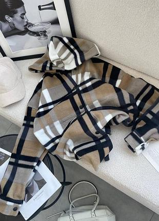 Тепла флісова сорочка з капюшоном в клітинку та застібкою на кнопках