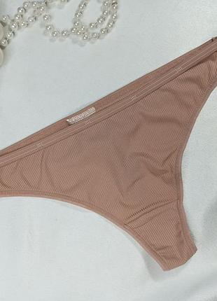 Базовые комфортные трусики стринги трусы тонг из микрофибры в рубчик