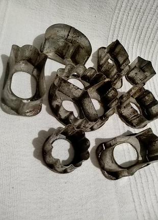 Вінтажні металеві форми для вирубування печива. нелегкі. руки не ріжуть. ціна за все, що на фото.