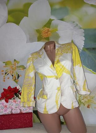 Женский оригинальный пиджак от дорого бренда maxmara